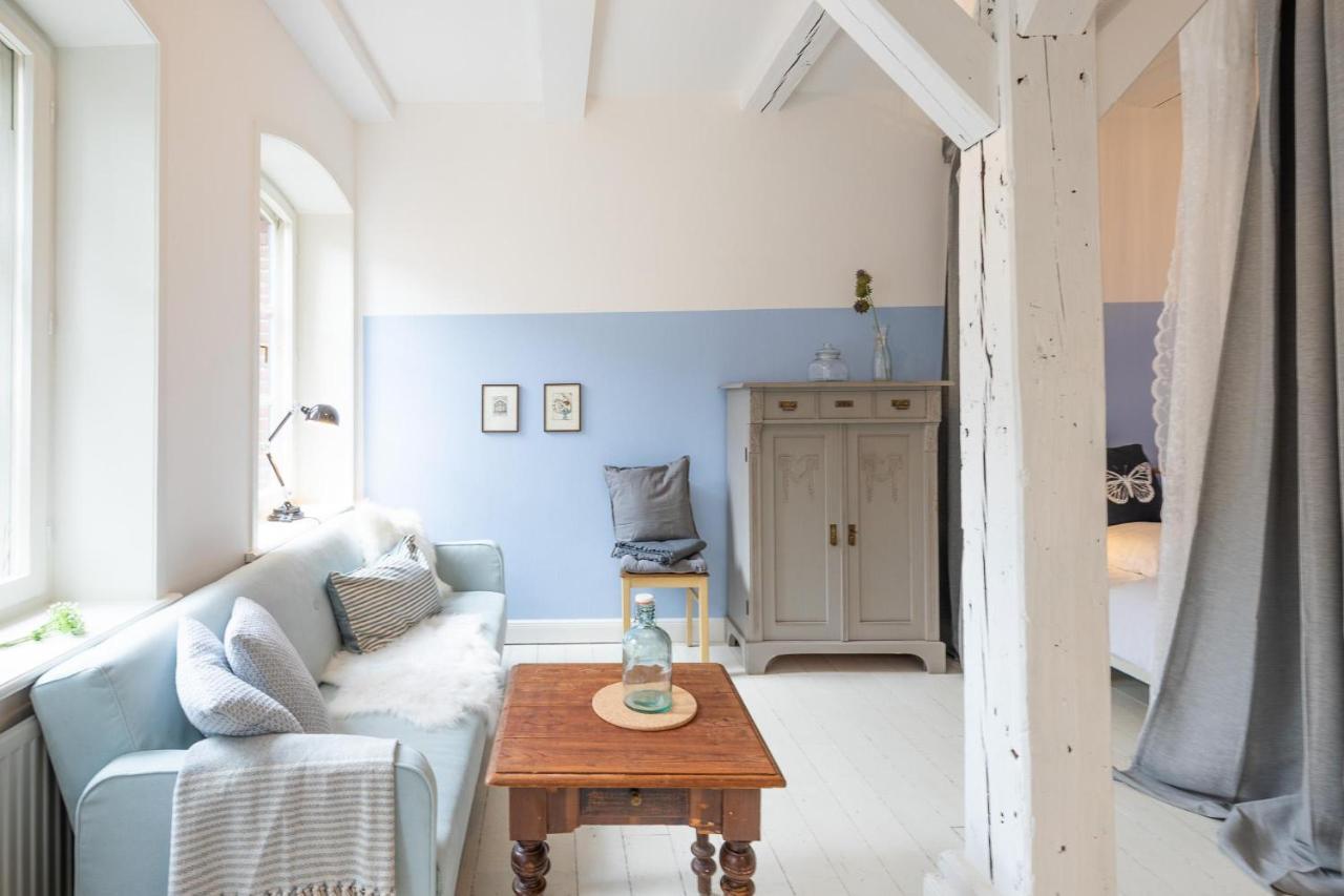 Altes Kontorhaus Kajuete Appartement Husum  Buitenkant foto
