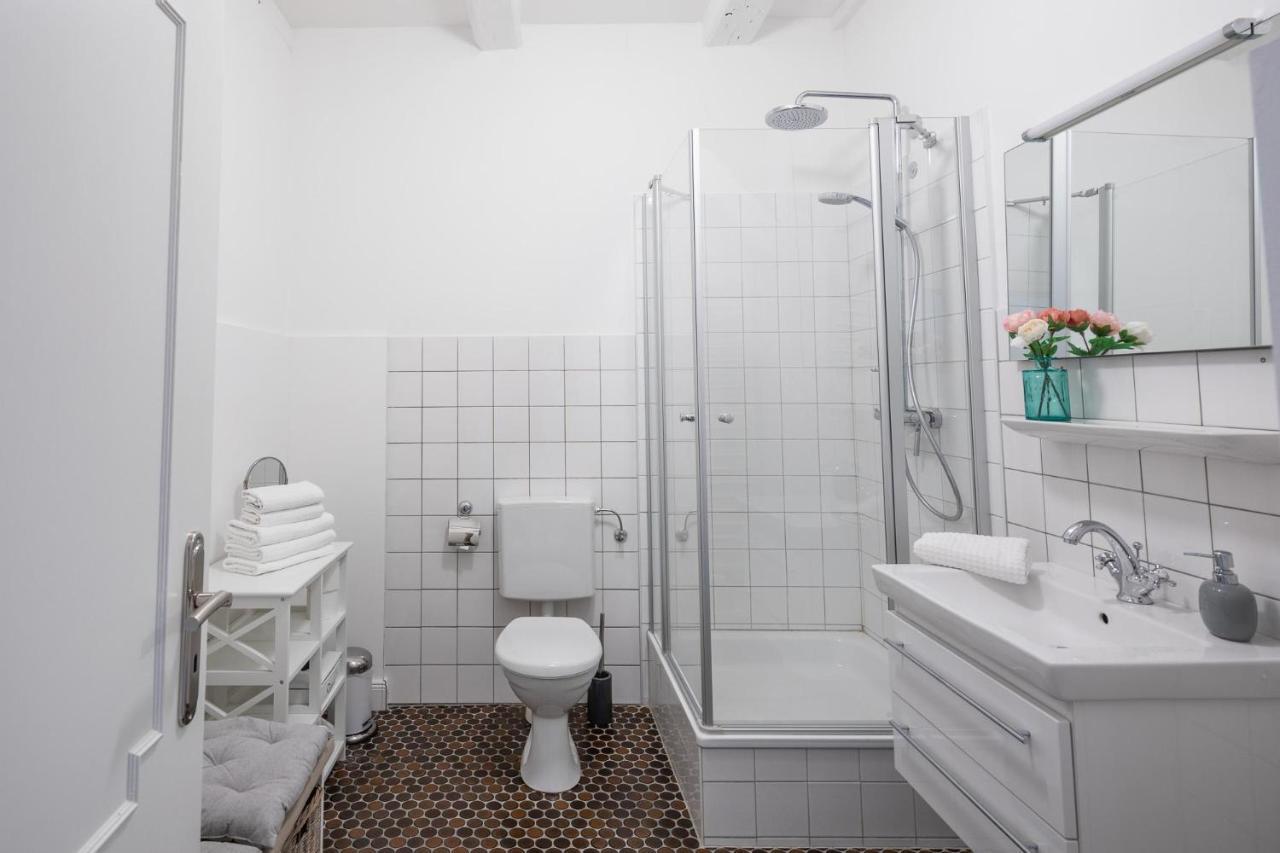 Altes Kontorhaus Kajuete Appartement Husum  Buitenkant foto